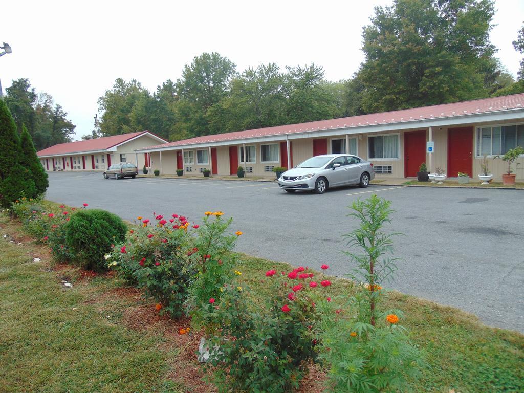 Red Carpet Inn Duncannon New Buffalo Buitenkant foto